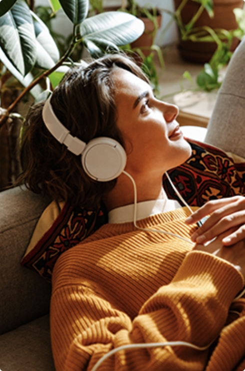 Customer enjoying seamless experience symbolizing reliability and satisfaction powered by smart supply chains